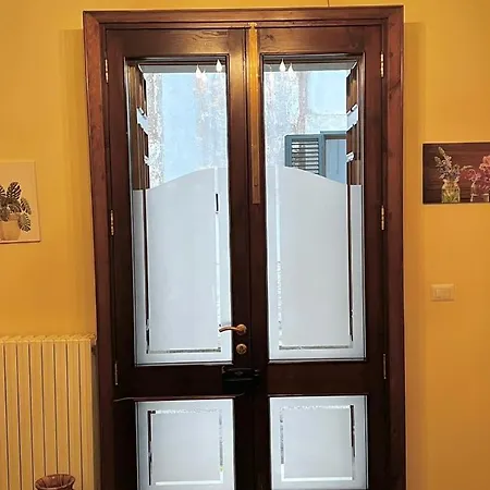 La Casa Nel Borgo 아파트 우겐토